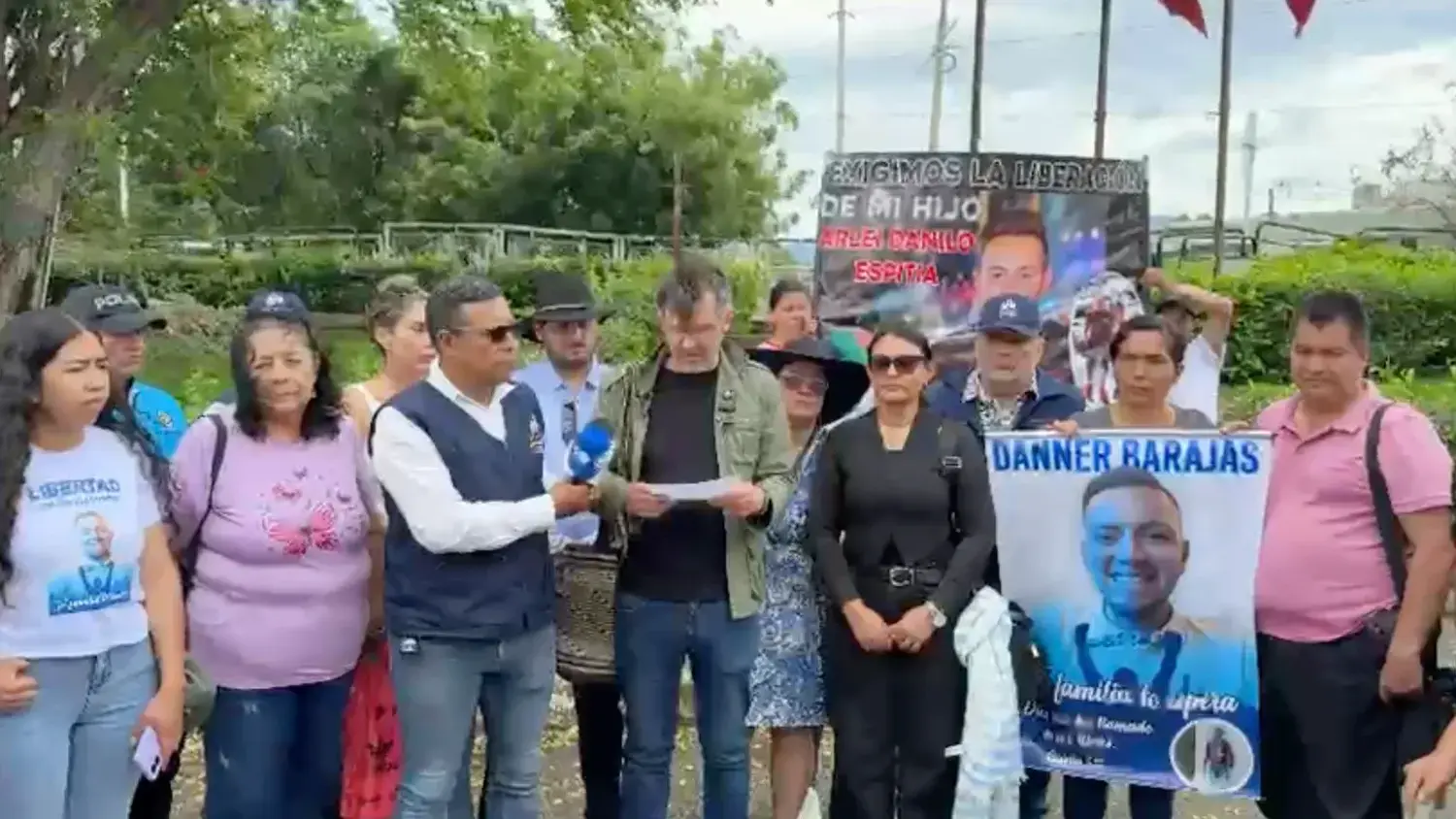 Familiares de colombianos detenidos en Venezuela piden liberaciones en mesa de trabajo con Cancillería