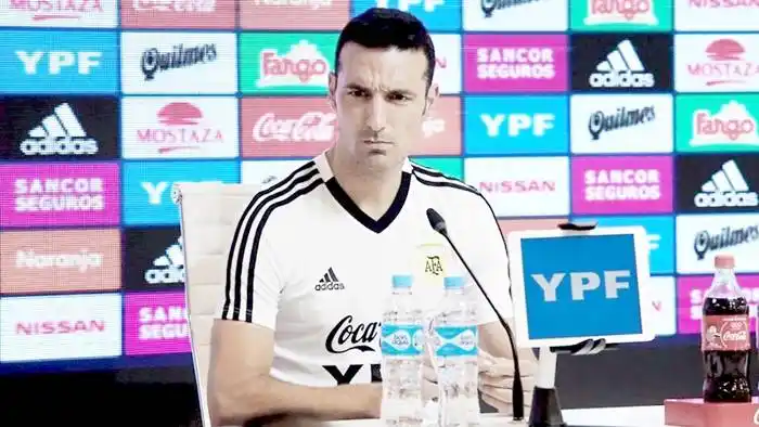 Scaloni, entre el regreso de Messi y algunas  bajas, piensa en el duelo ante Venezuela