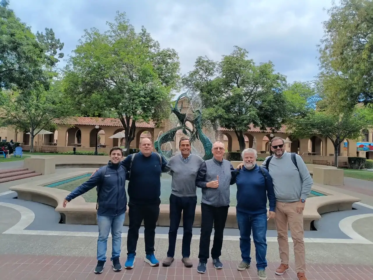 Ganadores del concurso Prendete en Silicon Valley: recorridas, reuniones, formación y presentación de proyectos.