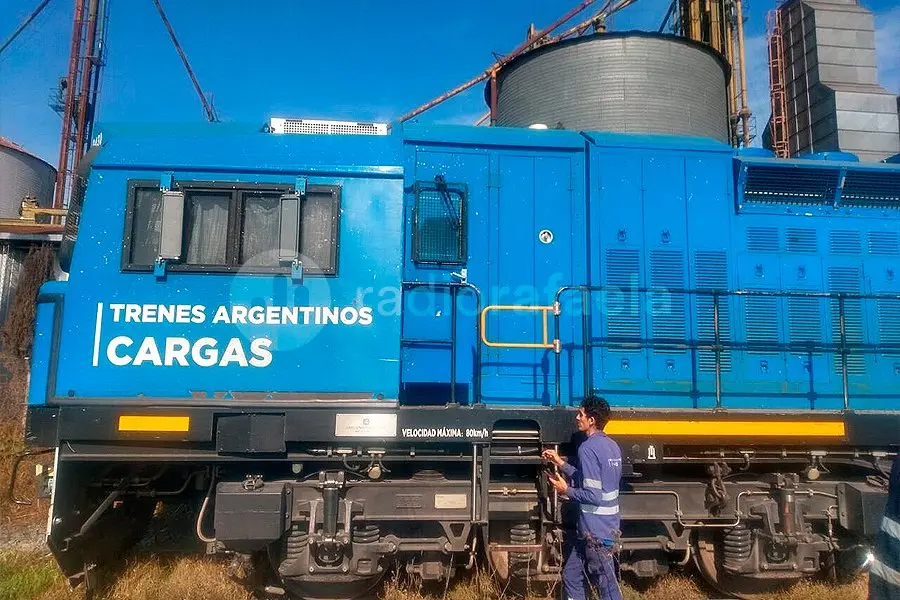 Le molestaba el ruido de la locomotora y la agarró a tiros
