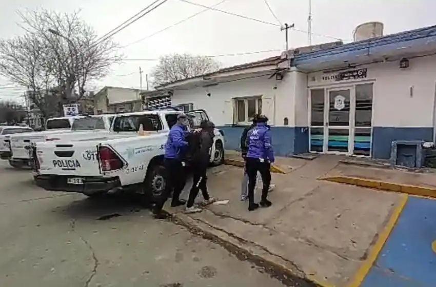 Circulaban con ropa de bebe, desodorantes y un limoncello robado