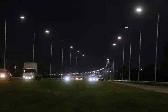Se habilitó iluminación led en un tramo de la autopista Santa Fe-Rosario