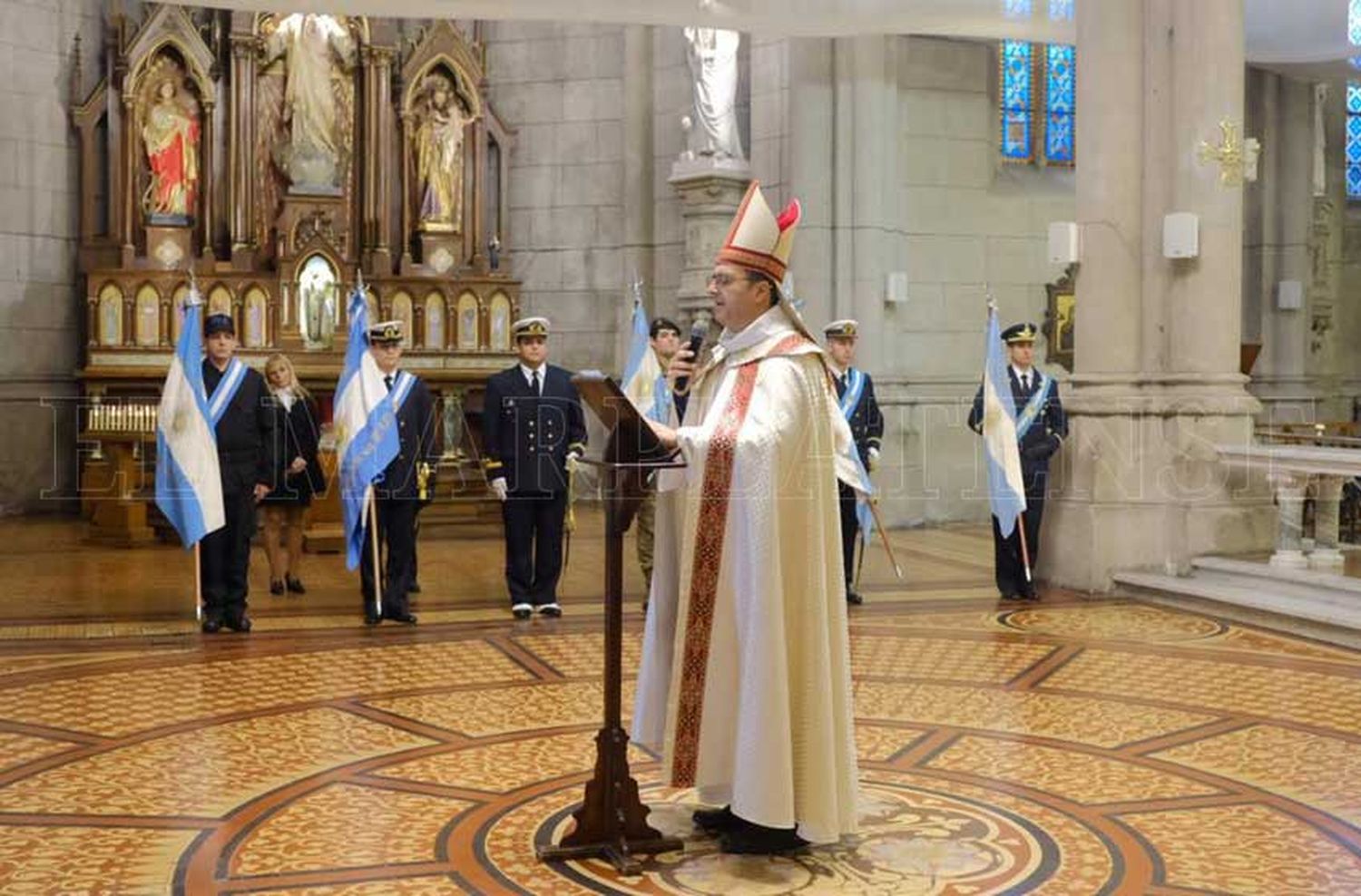 El obispo en el Tedeum: "Necesitamos construir puentes y derribar muros"