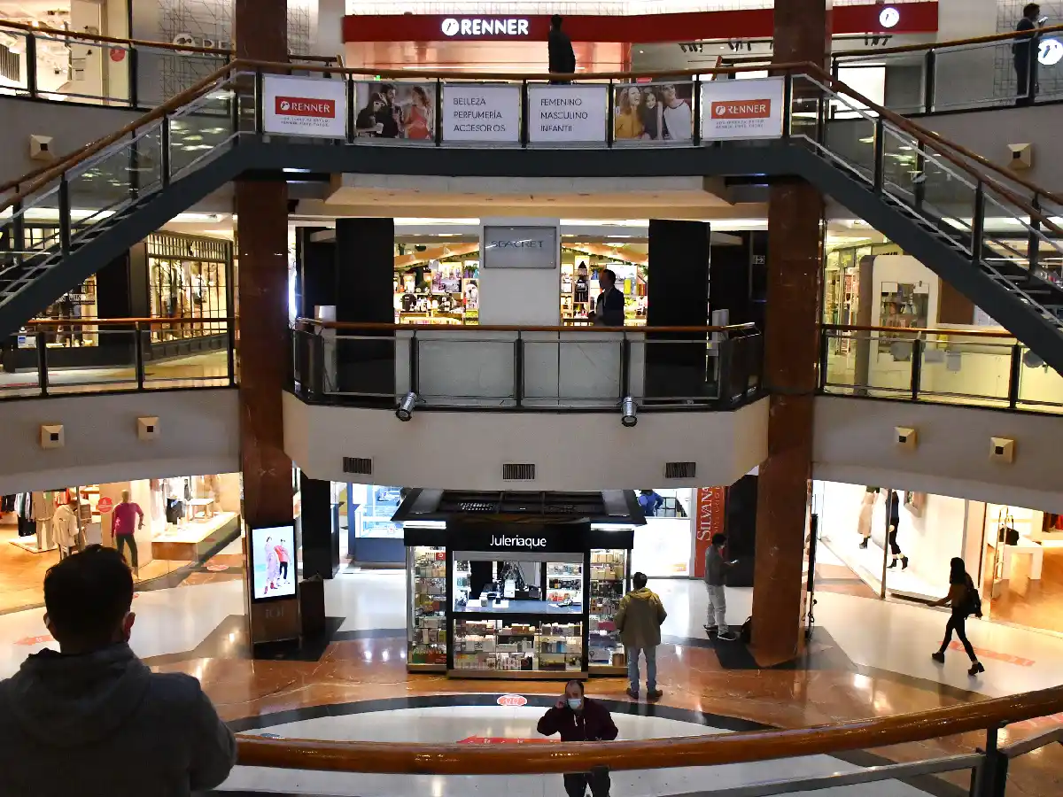 Se desarrolla con normalidad la actividad en los shopping centers de Córdoba