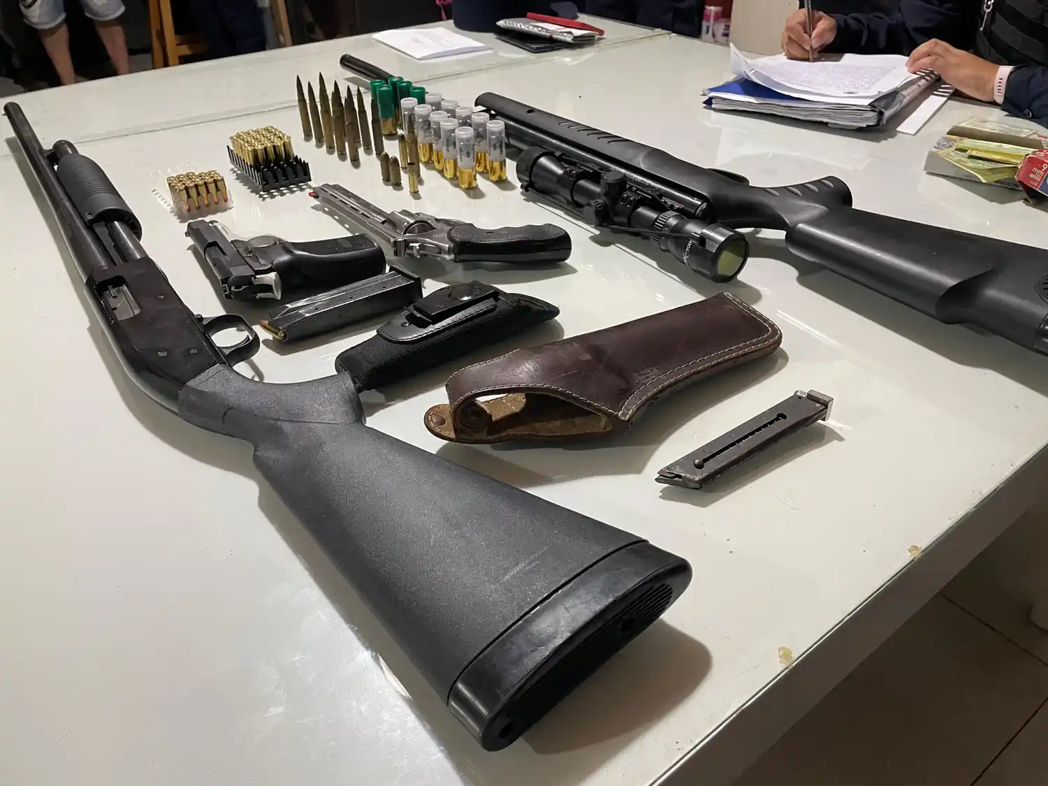 Allanamiento positivo: secuestran armas de fuego y cartuchería en un domicilio