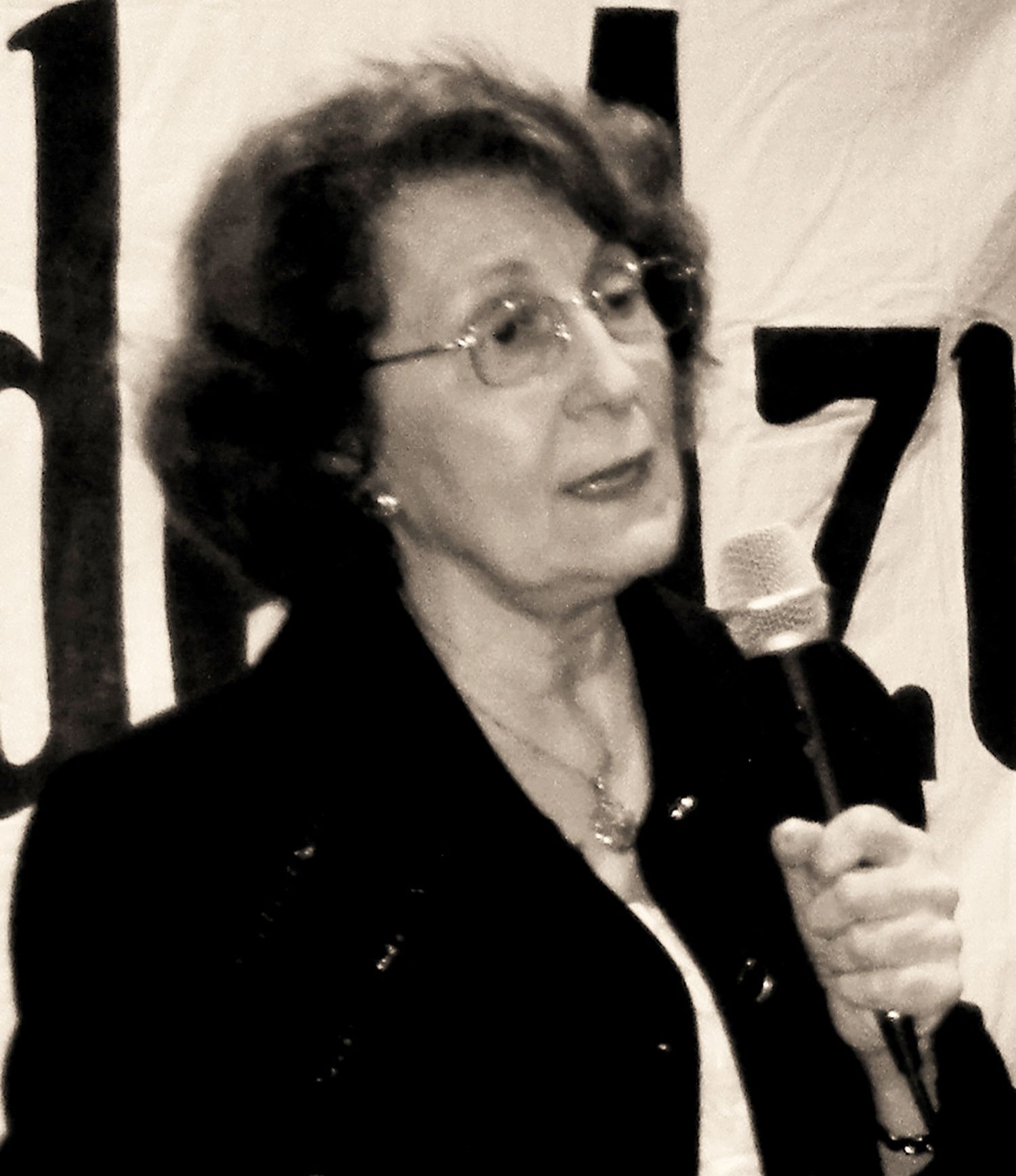 Entrega de Doctorado Honoris-Causa a la Profesora Noemí Lidia Nicolau