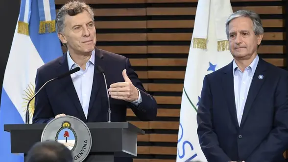 Ajuste de la política: Prevén ahorrar $1.000 millones con reducción de cargos en Nación
