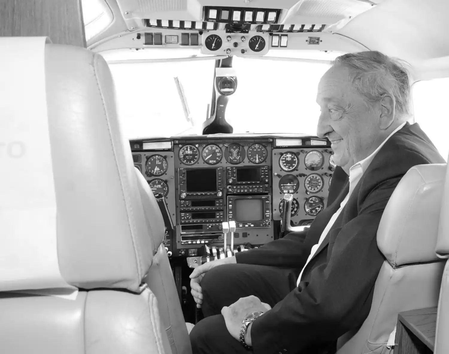Lunghi, al bordo de una de las naves de Broker Air, en 2016