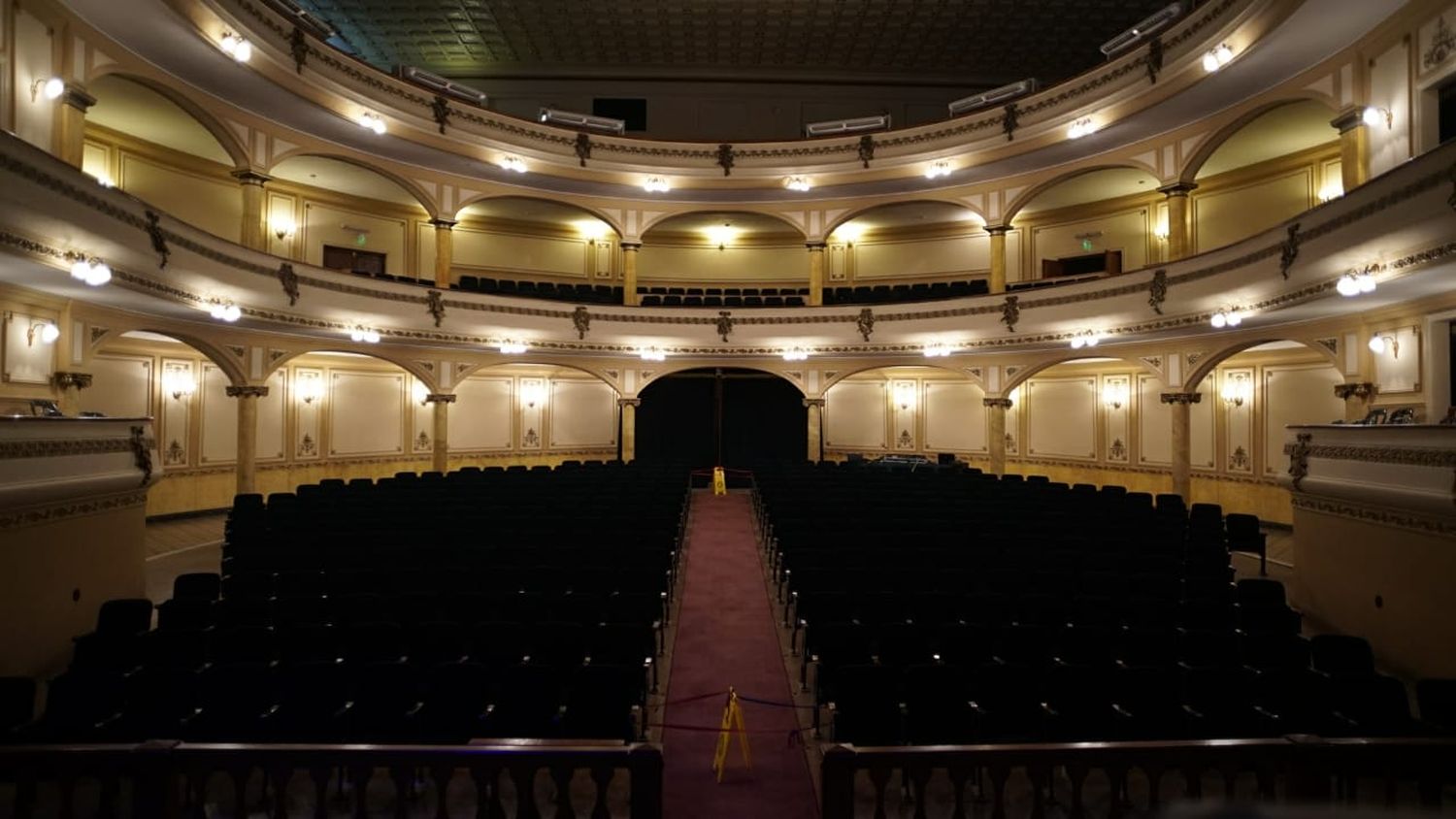 Teatro Gualeguaychú: la crítica de Davico a la gestión Piaggio