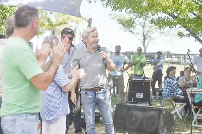 Frigerio pasó por Nogoyá y recibió  el apoyo del sector agropecuario