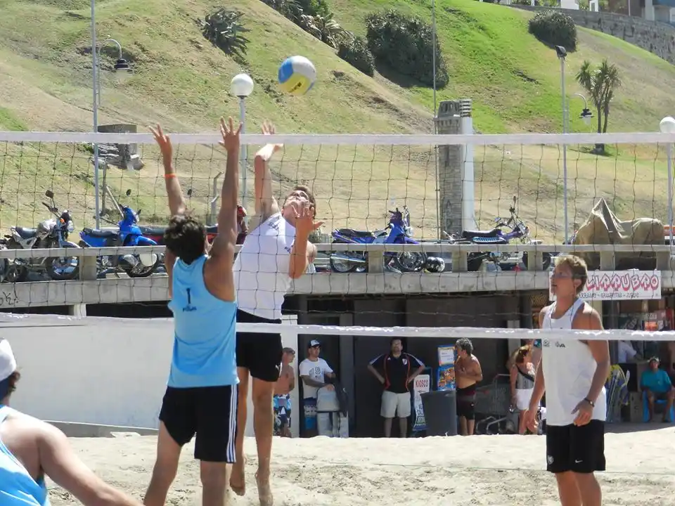 El Beach Voley llega a la Playa Deportiva