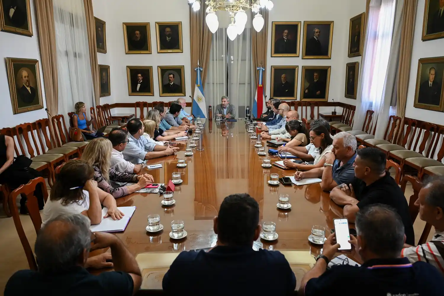 Frigerio presentó a los gremios los lineamientos del proyecto de reforma previsional de Entre Ríos