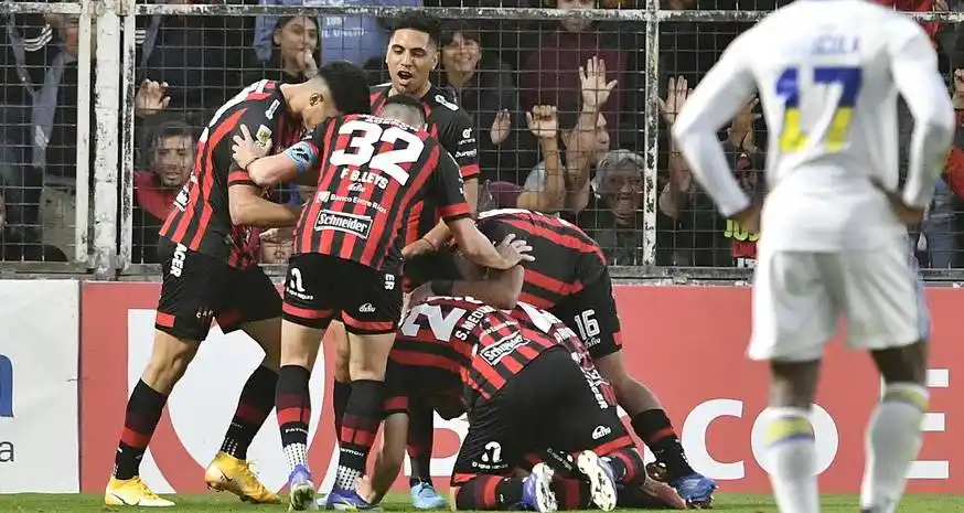 Boca se fue goleado por Patronato en Paraná