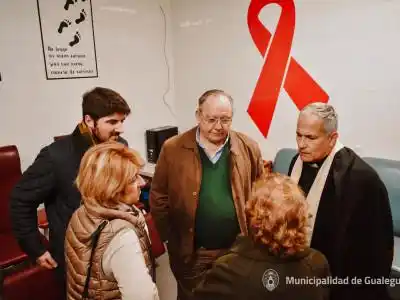 El Presidente Municipal junto al Hospital y a LELCEC