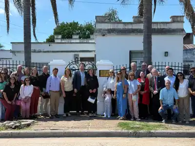 Larroque homenajeó a María Esther de Miguel en el centenario de su nacimiento