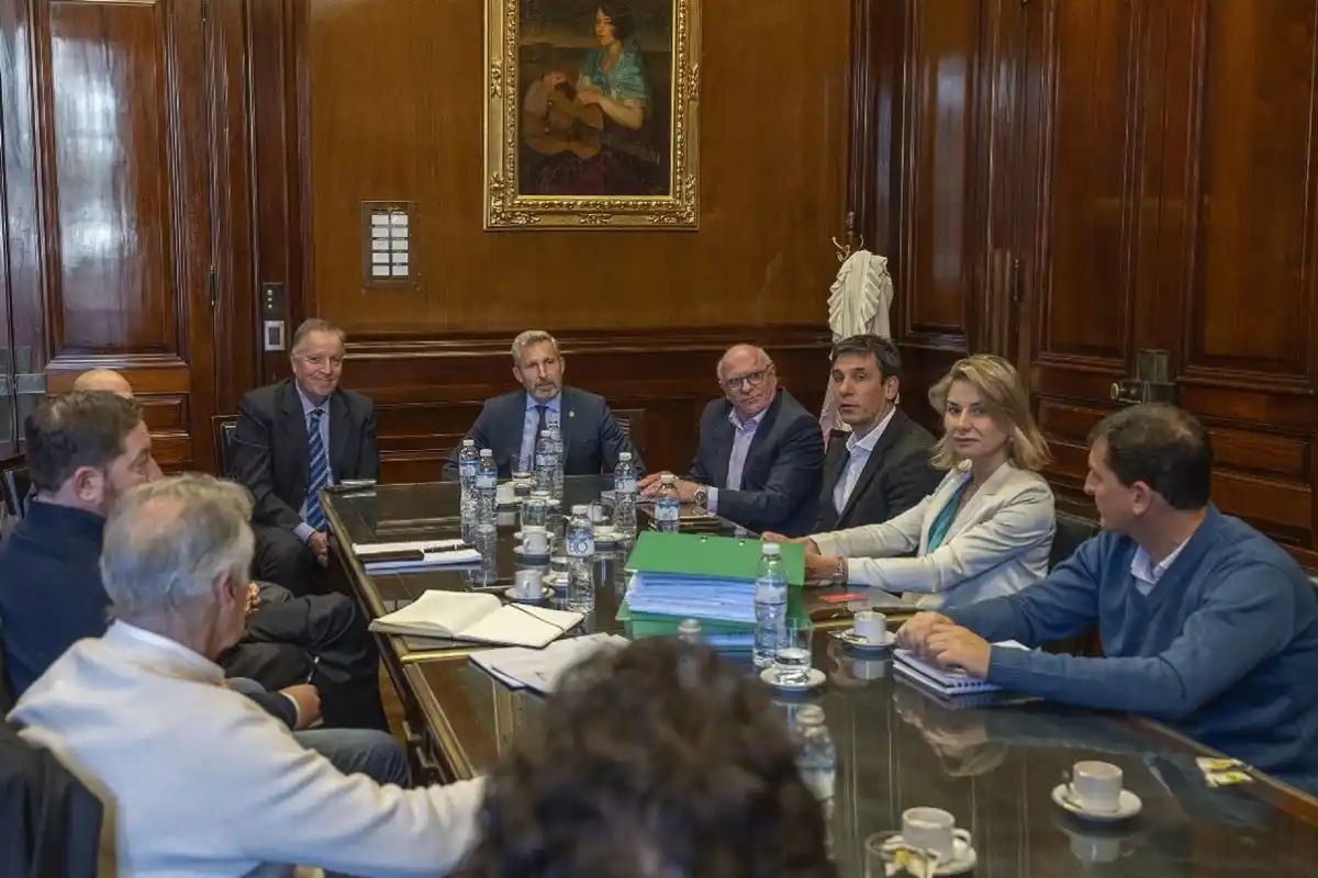 Frigerio gestionó ante el Banco Nación líneas de créditos para desarrollos inmobiliarios