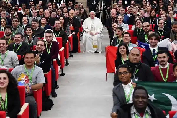 Mientras en Argentina arrancaba el debate, el Papa habló del aborto