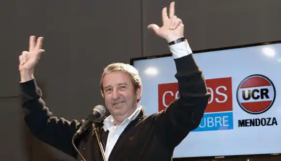 Elecciones 2015: Cobos asegura que, de ser presidente, buscará eliminar la reelección de la Constitución
