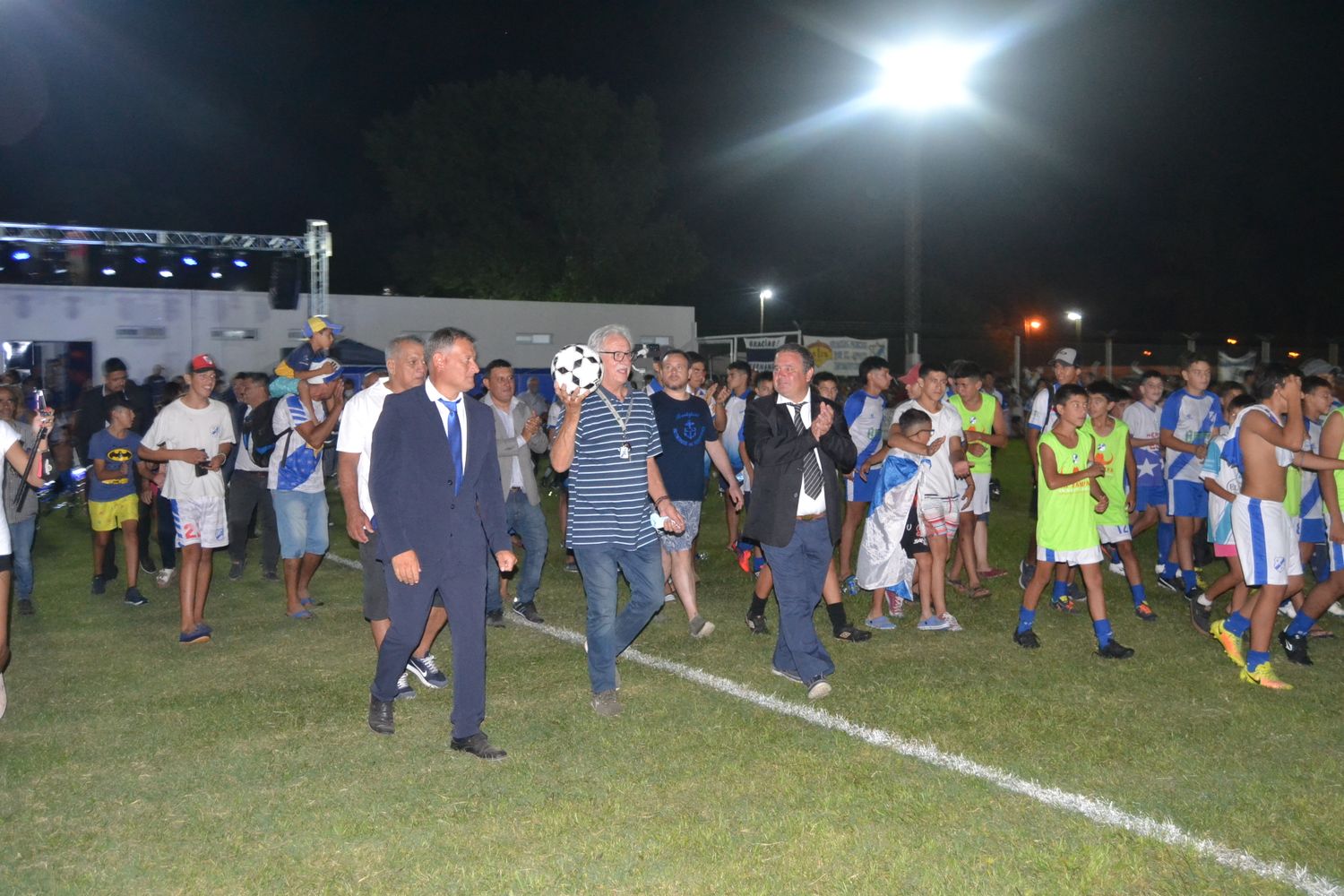 Libertad inauguró el Estadio 25 de Junio