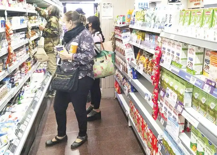 La inflación de abril fue de 6 %  y la interanual trepó a 58 %