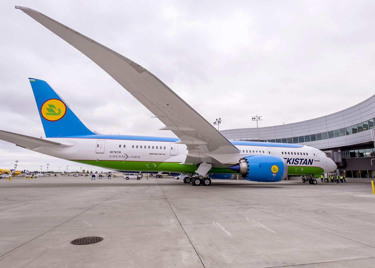 Uzbekistan Airways Orders 14 Boeing 787-8 Dreamliners in $2 Billion Deal