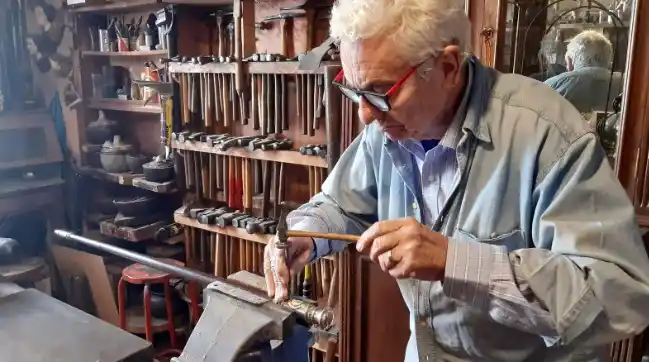 Pallarols invita a cincelar el bastón de mando presidencial en Bahía Blanca