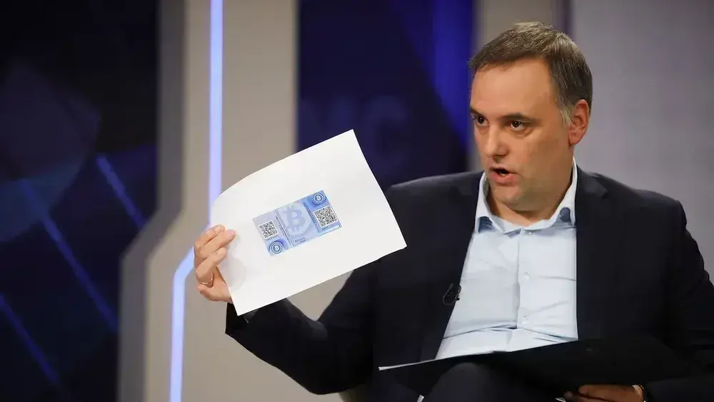 El exjefe de Gabinete, Manuel Adorni, en la entrevista que selló su destino como funcionario.