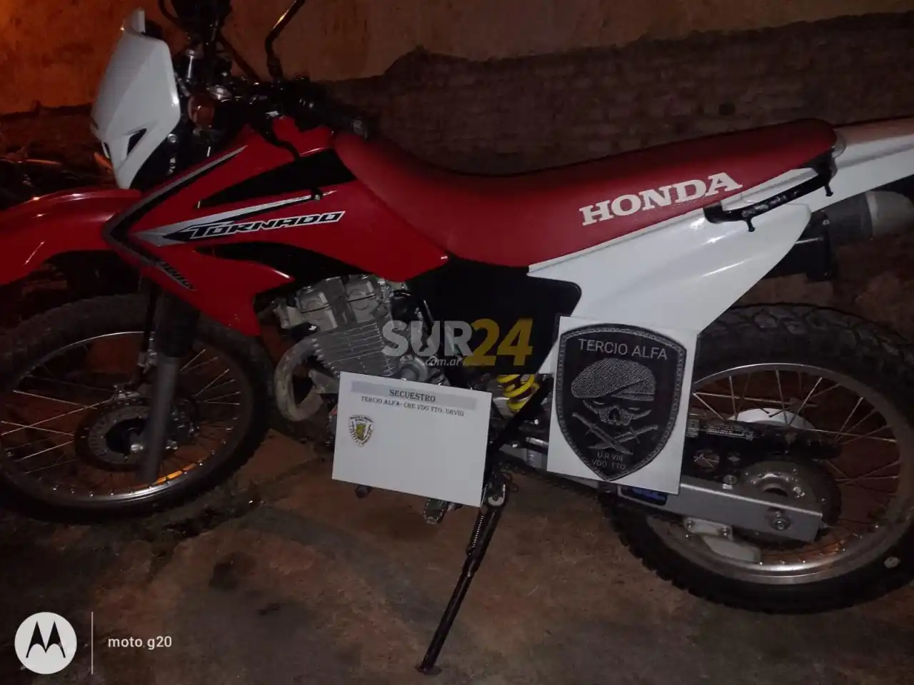 Tras una persecución, la policía recuperó una moto y detienen a dos sujetos