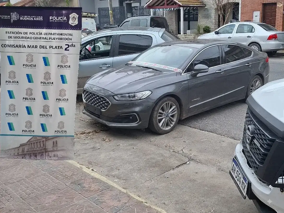 Recuperaron un Ford Mondeo robado tras un allanamiento en Punta Mogotes