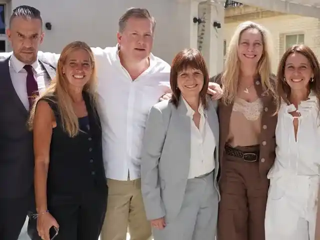 Karina Milei y Patricia Bullrich con las nuevas incorporaciones de La Libertad Avanza en la Ciudad.