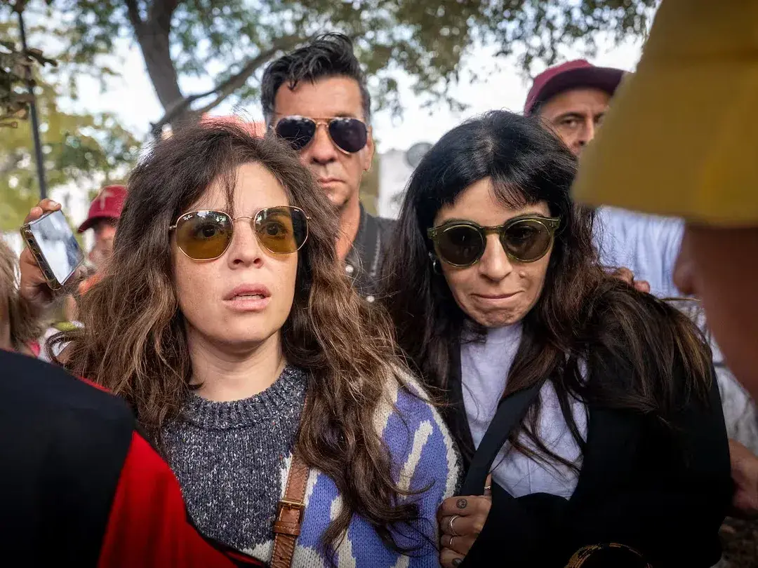 Así llegaban esta mañana Dalma y Gianinna Maradona al Tribunal de San Isidro. Foto: TN/Lele Heredia