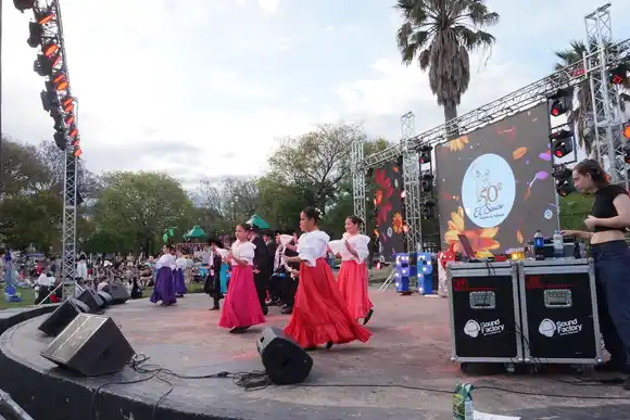 Los estudiantes de la EET N°1 inauguraron la Semana Cultural en la Fiesta Provincial del Estudiante Secundario