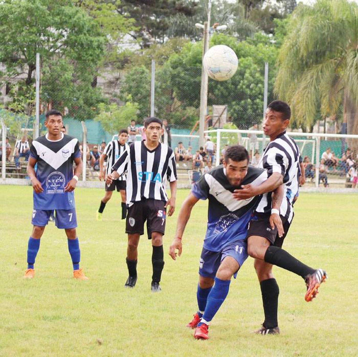 Final del Clausura del Fútbol local, entre �SSantos⬝  y Ferroviarios   