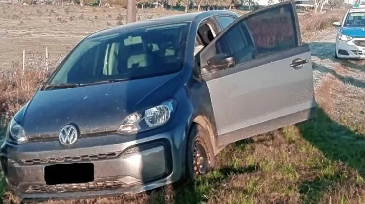 Dos docentes despistaron en su vehículo y debieron ser asistidas por la Policía