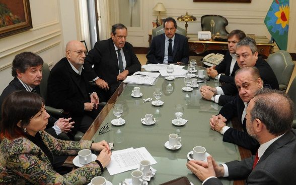 Scioli instruyó a sus ministros a "preservar puestos de trabajo"