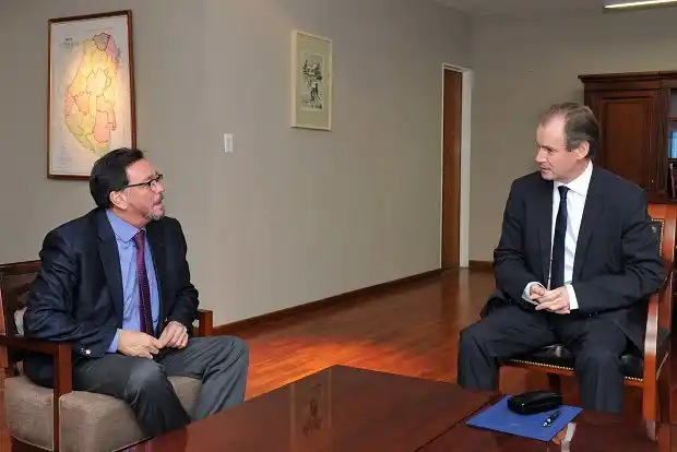 Bordet comienza a acordar estrategias con legisladores nacionales