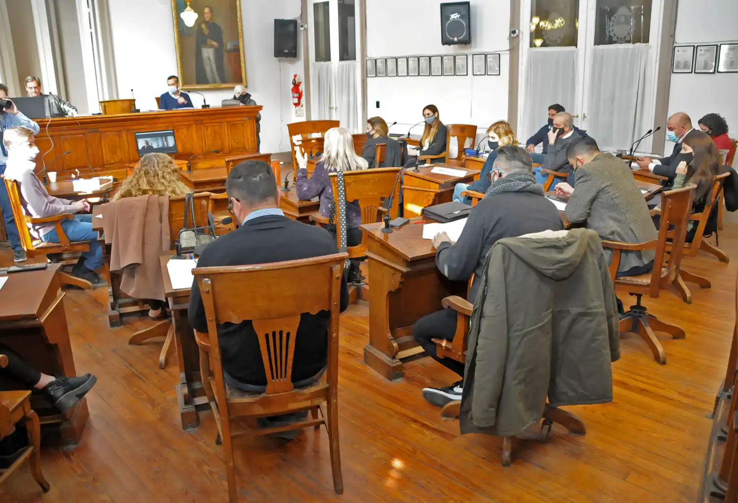 Candidatos de un partido político tandilense renunciaron a su sueldo ante escribano si llegan a ocupar una banca