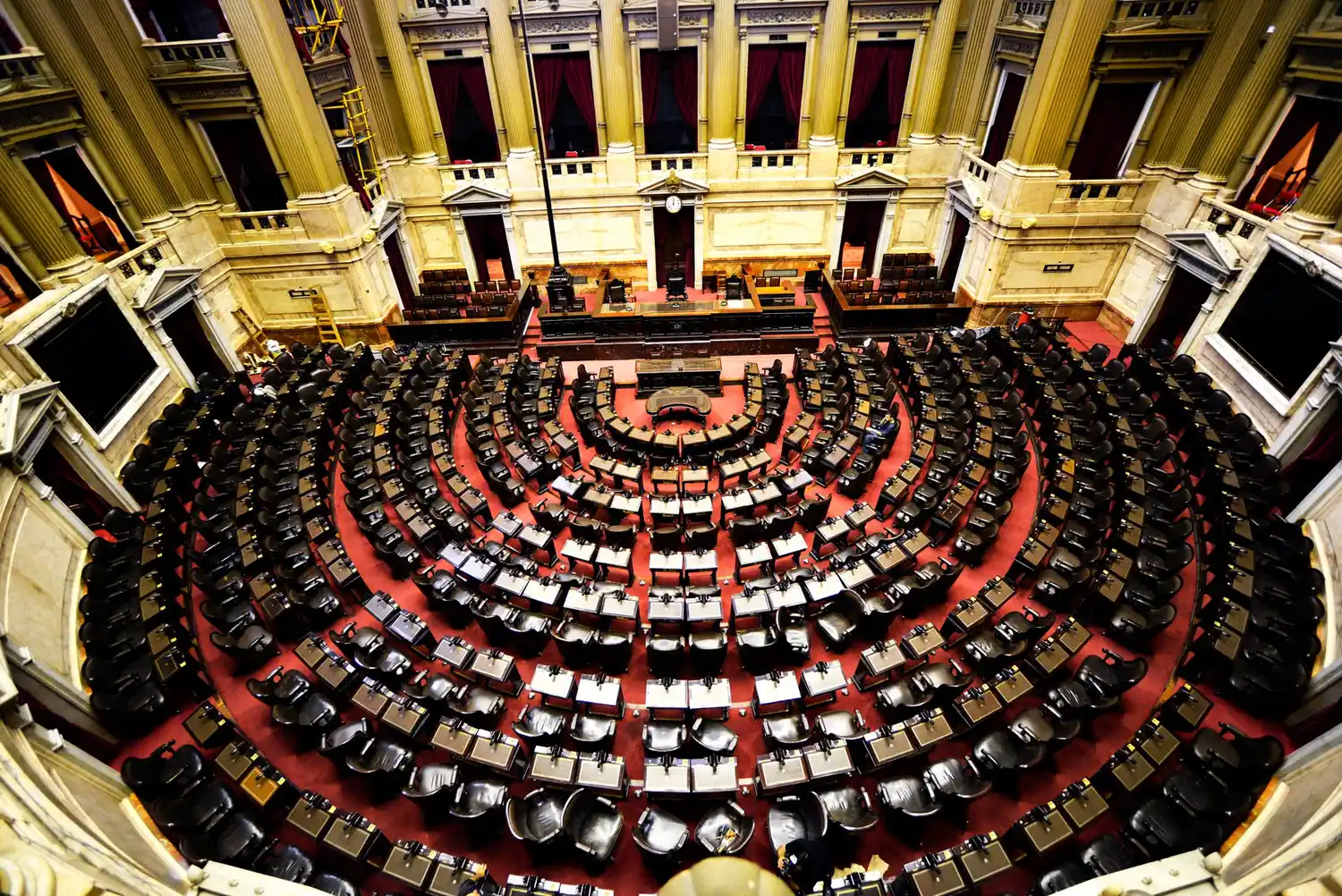 Diputados empieza a debatir en el recinto la nueva versión de la Ley Bases