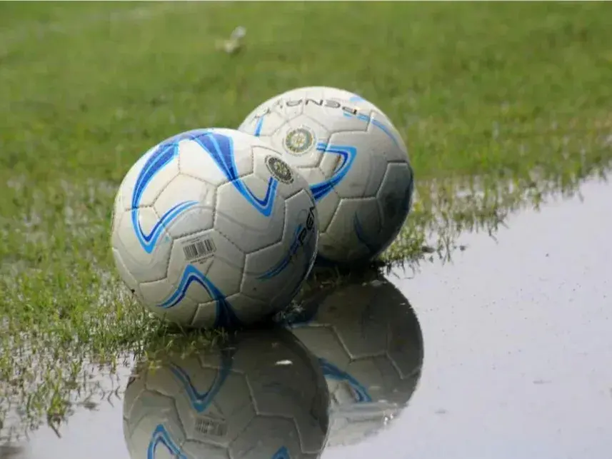 Por la lluvia se suspendieron los partidos del día sábado. PH: agencia.