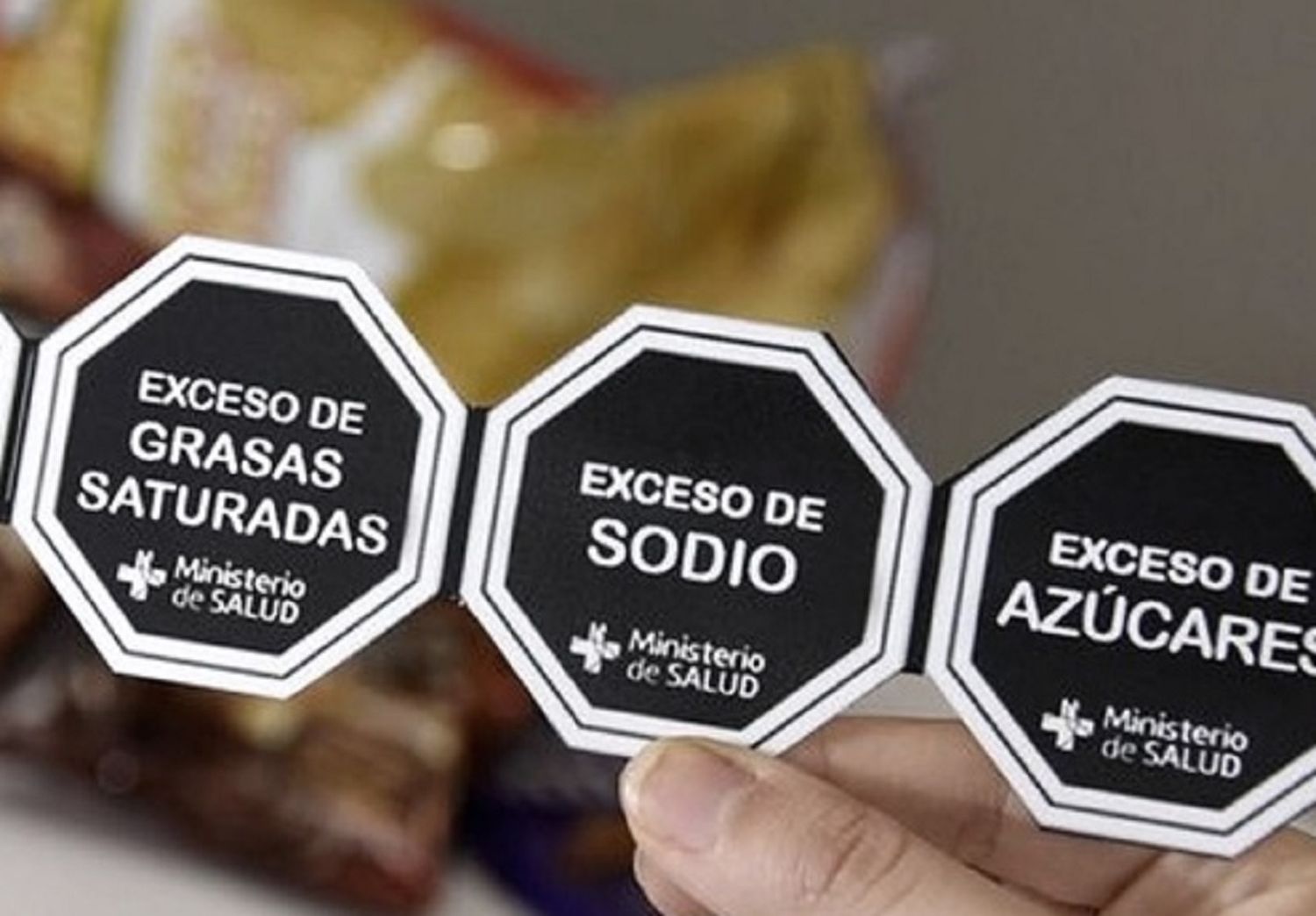 Proponen aplicar la ley de Etiquetado Frontal para los alimentos elaborados en la provincia