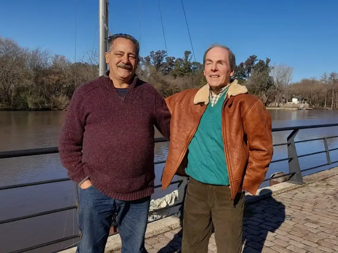 Caminar juntos: La historia de un vínculo entrañable que desafió al tiempo y a la ceguera