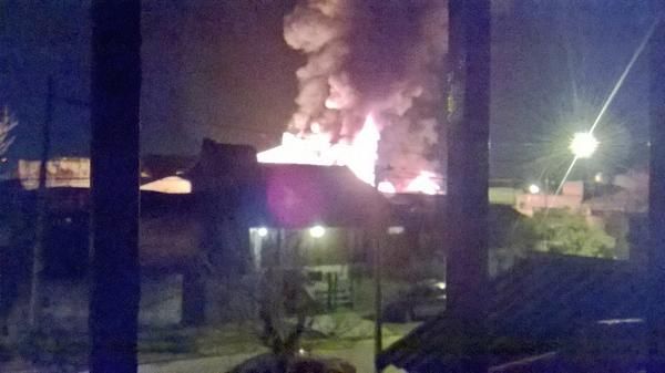 Incendio en depósito de plásticos en Hurlingham