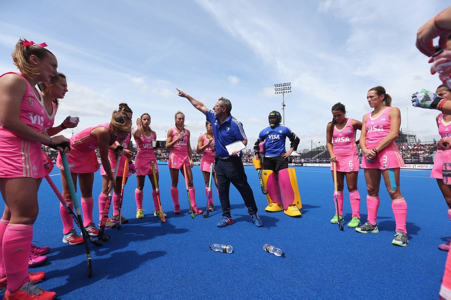 Leonas con contundencia