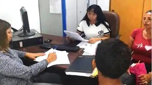 Imputaron a un adolescente por golpear salvajemente a compañero autista