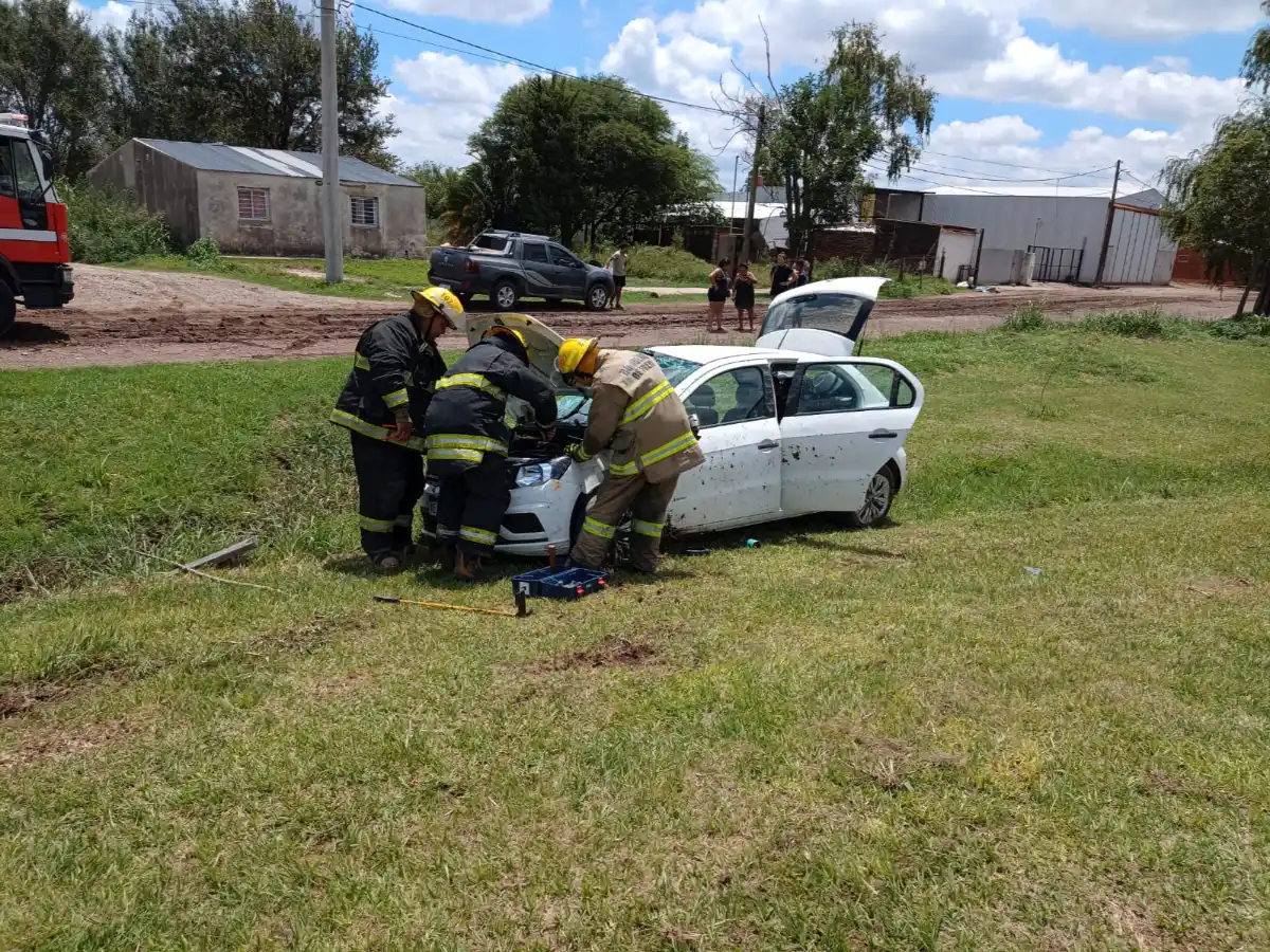 Dos autos tumbaron en distintas rutas de San Justo