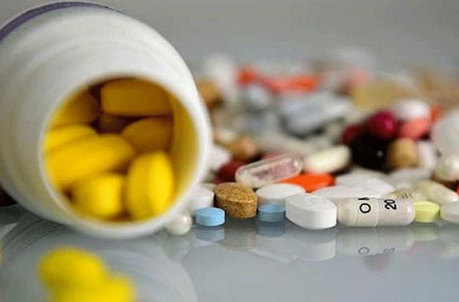 Sin acuerdo entre el Gobierno y farmacéuticas: no habrá congelamiento de medicamentos