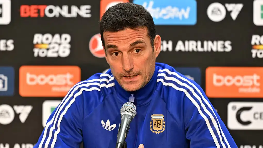 Scaloni en la conferencia de este viernes