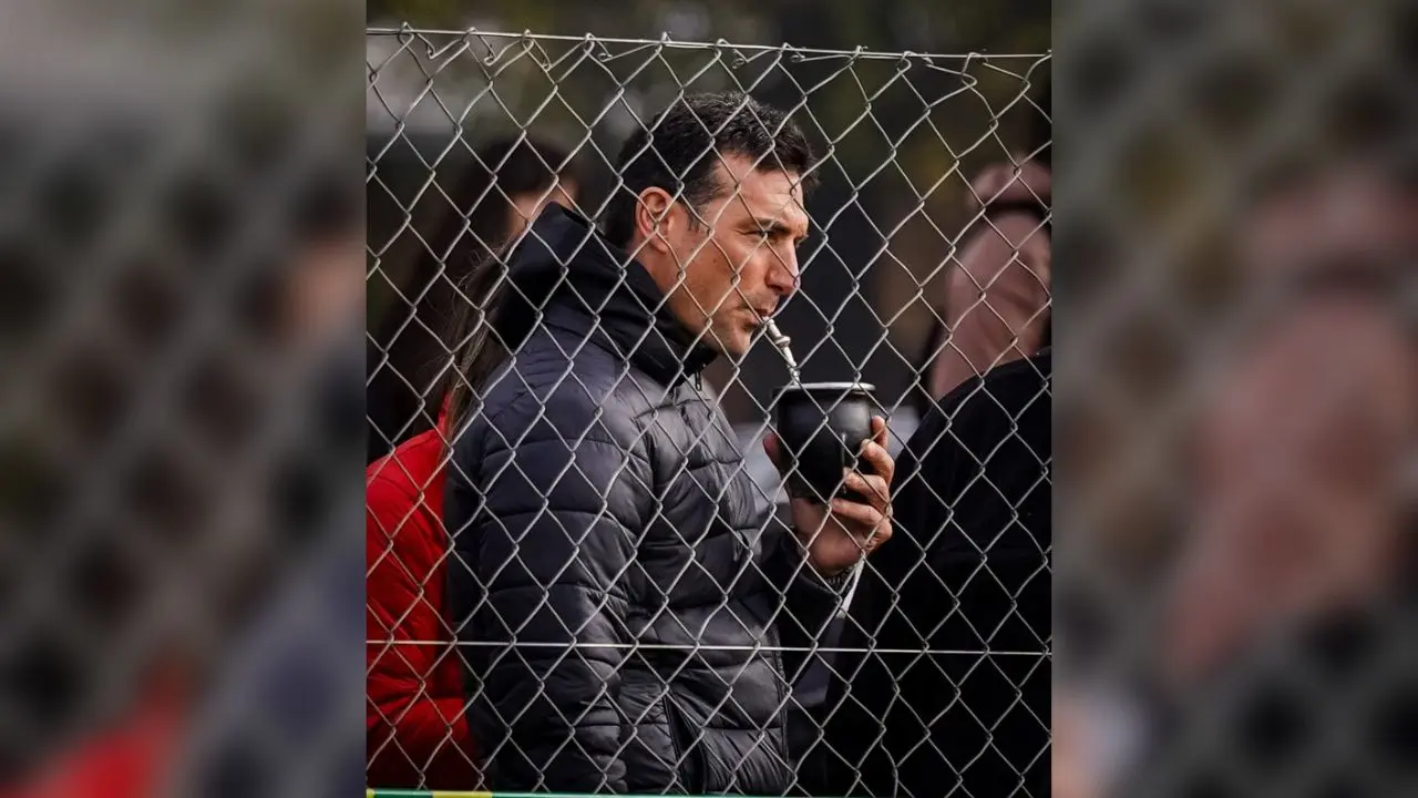 Scaloni sorprendió en el predio de Newell's antes de confirmar la lista para el Mundial