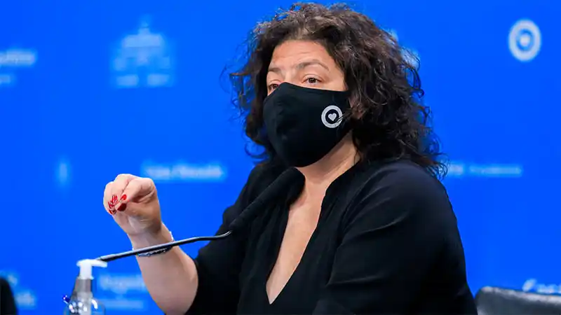 Covid: reducen los días de aislamiento para vacunados con las dos dosis