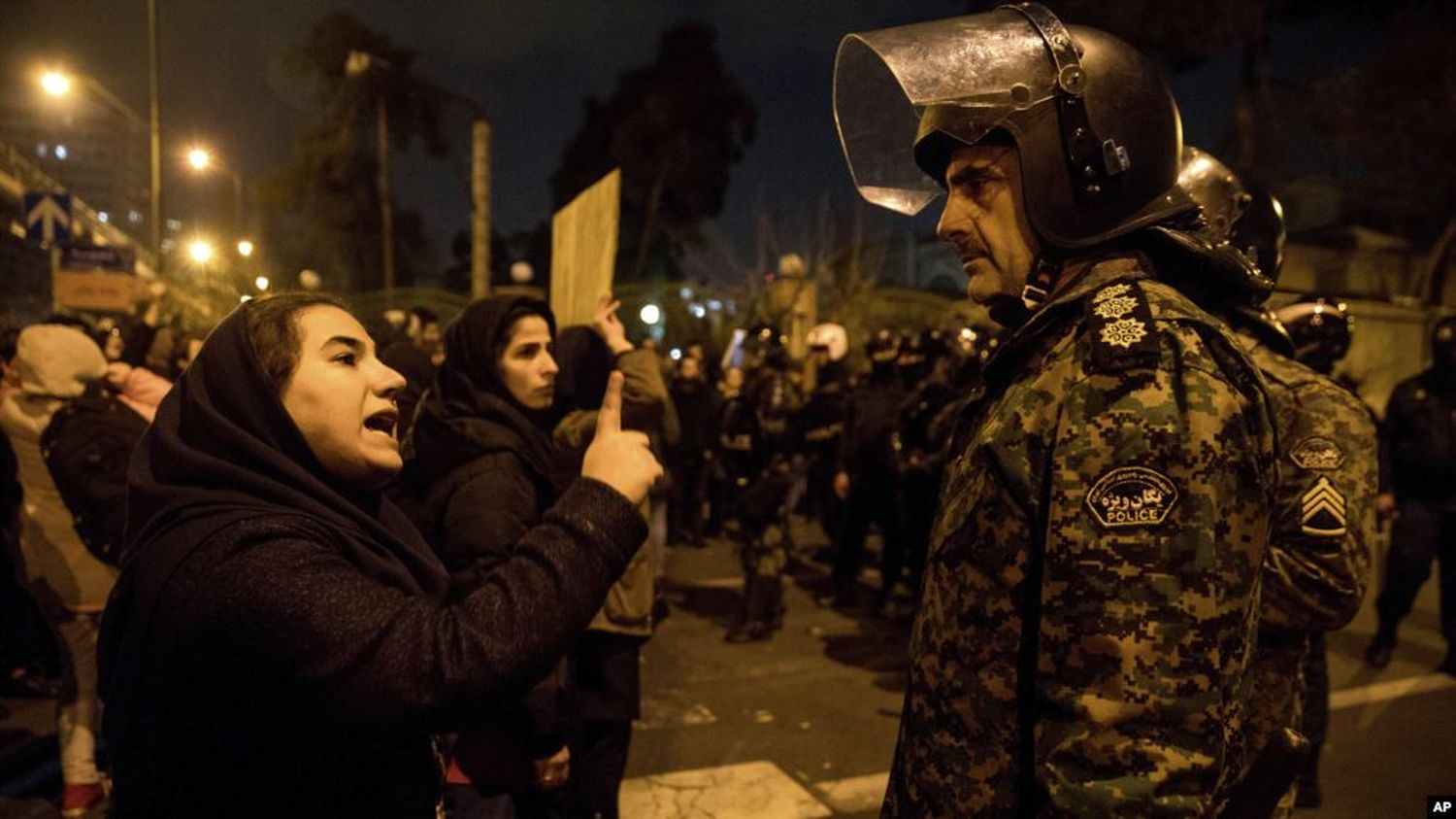 Protestas en Irán destrozan la imagen de un país unido